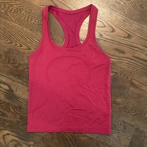 Lululemon size 2 swiftly tech tank *RACE LENGTH*